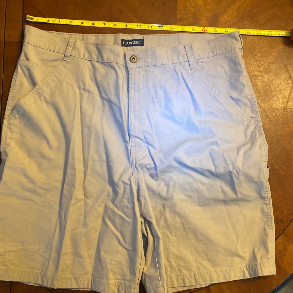 Men’s Cherokee cargo khaki‎ shorts Size 40W NWOT